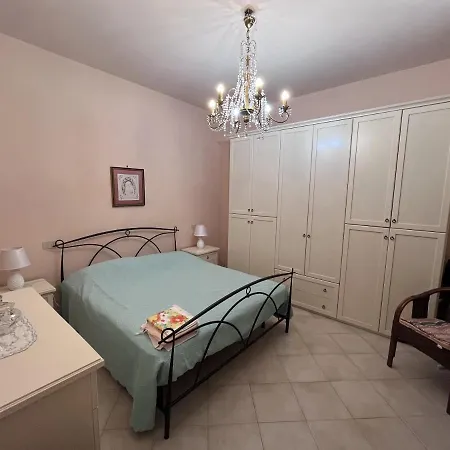 Alfredo's House فيكيانو